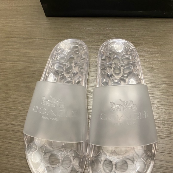 Coach Slides - Picture 4 of 5